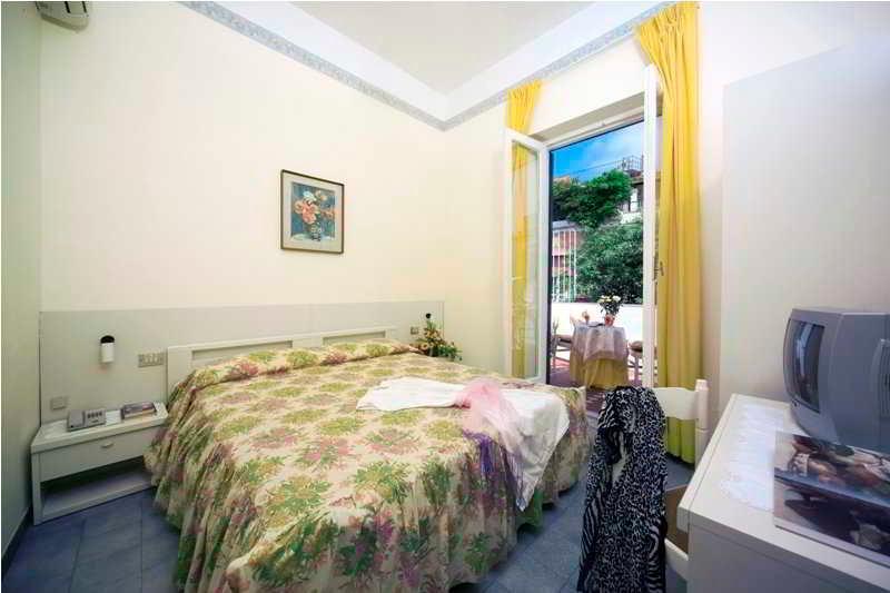 Villa Diana - Beach & Rooms Ischia Eksteriør billede