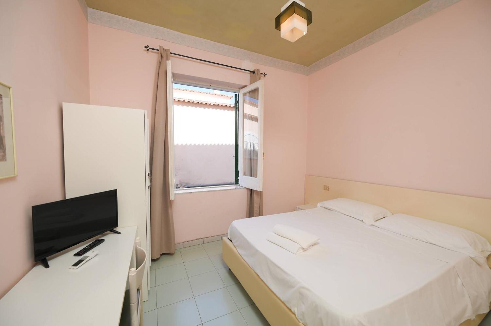 Villa Diana - Beach & Rooms Ischia Eksteriør billede