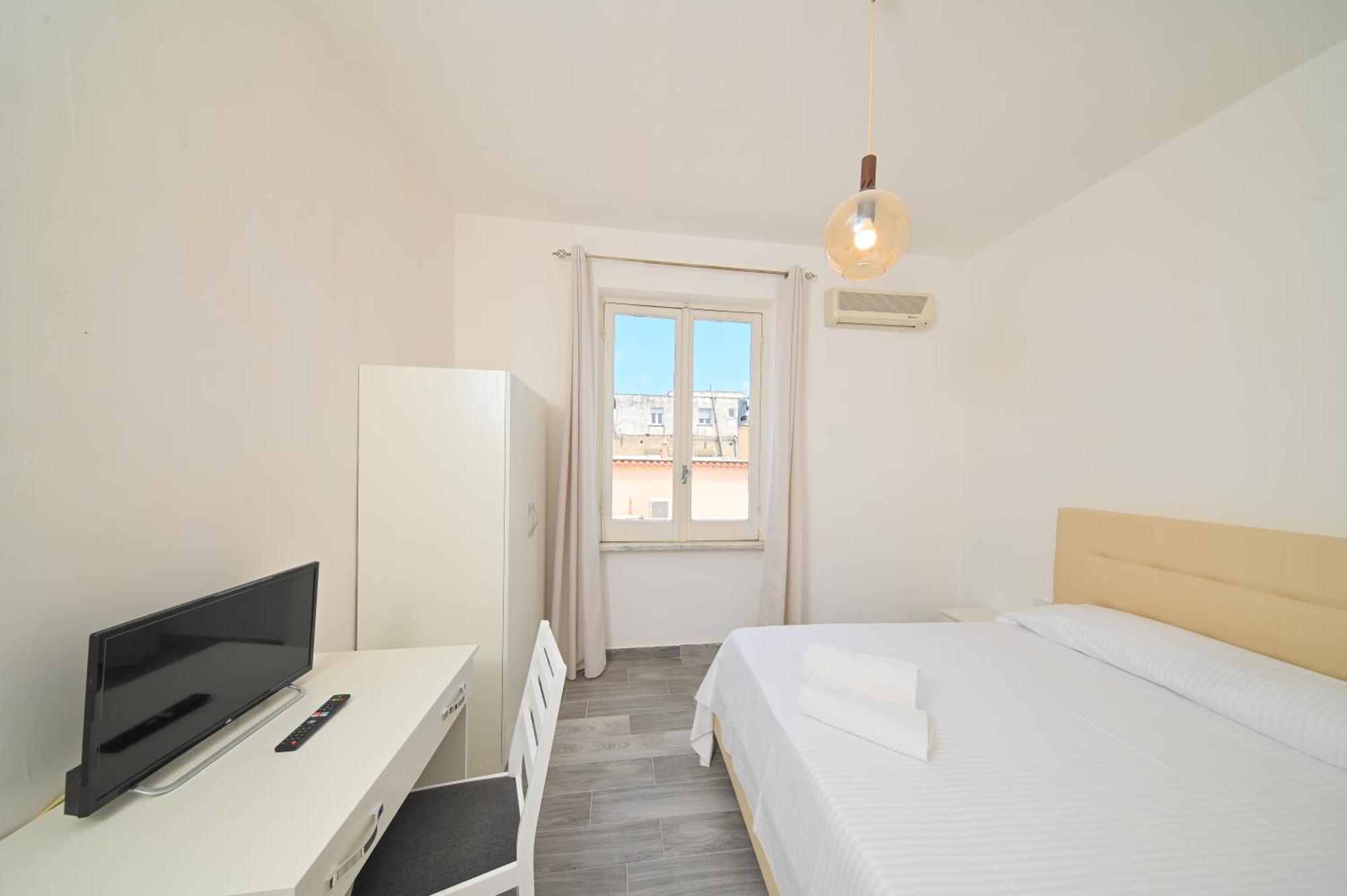 Villa Diana - Beach & Rooms Ischia Eksteriør billede